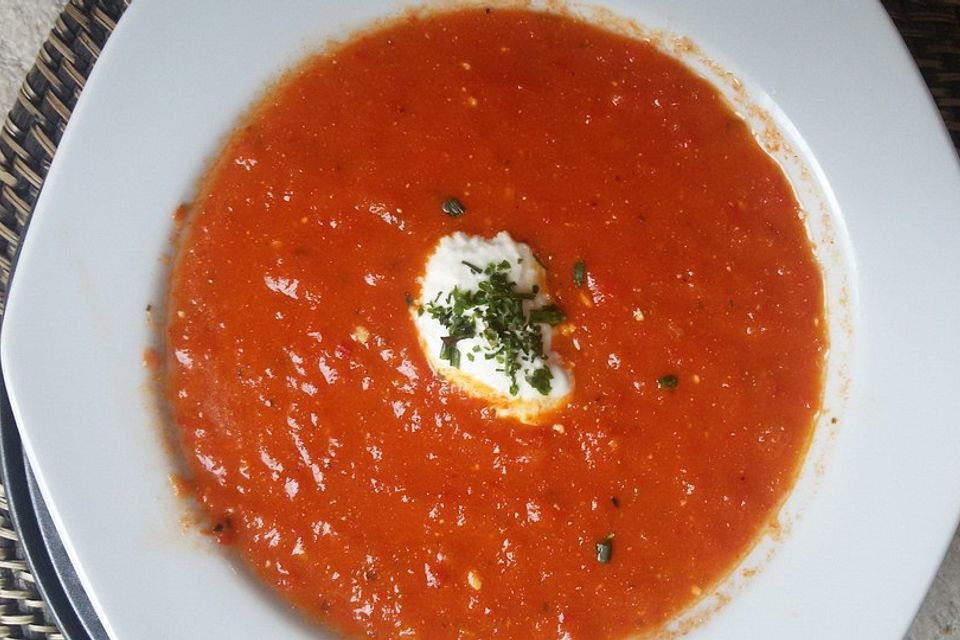 Paprika-Tomaten-Süppchen à la Aferdita