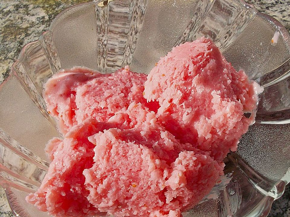 Erdbeer - Joghurt - Eis von susannemsb| Chefkoch