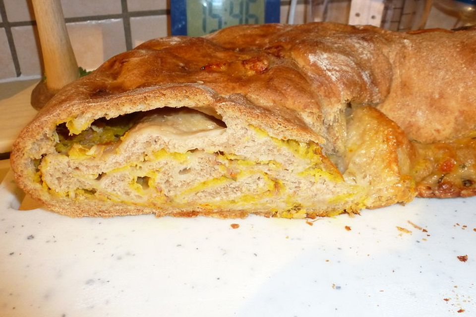 Kürbisbrot mit Speck und Ziegenkäse Kürbisbrot mit Speck und Ziegenkäse