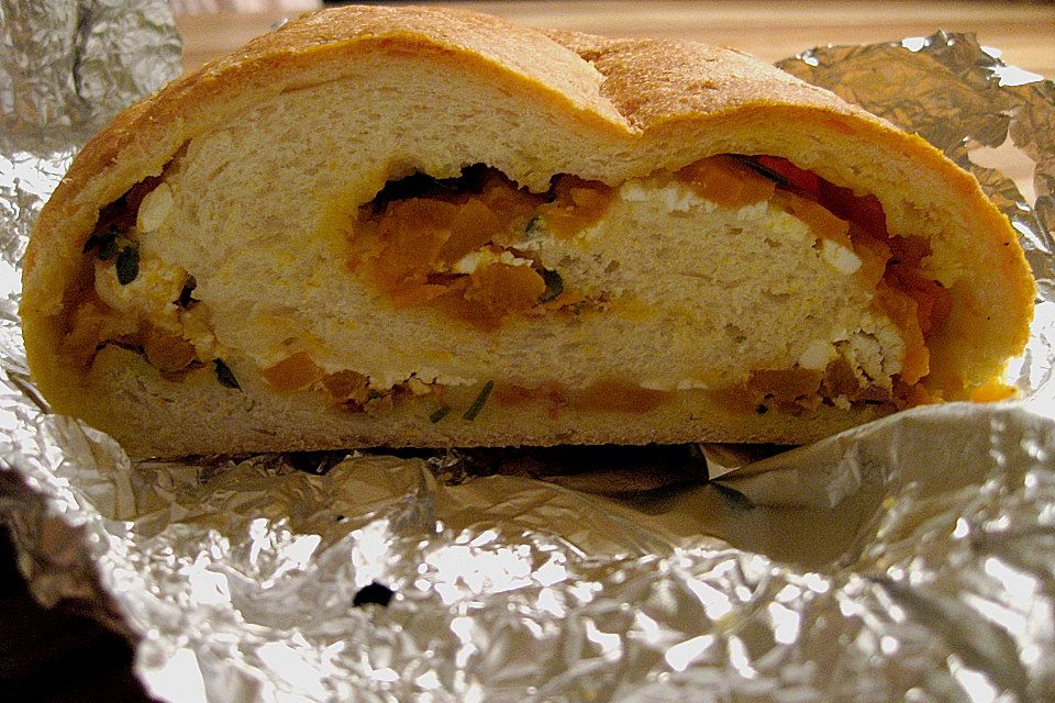 Kürbisbrot mit Speck und Ziegenkäse Kürbisbrot mit Speck und Ziegenkäse