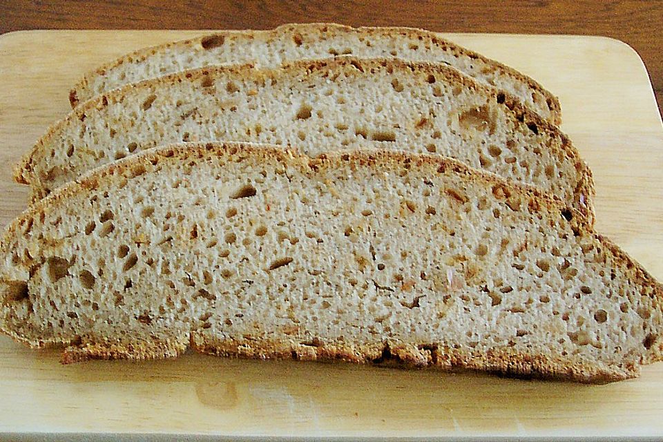 Zwiebelbrot mit Roggensauerteig