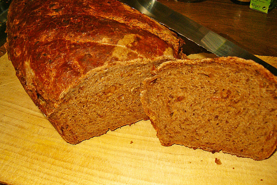 Zwiebelbrot mit Roggensauerteig