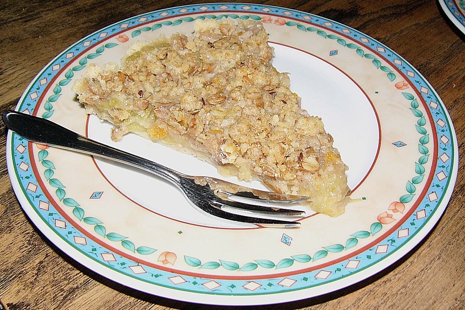 Oatmeal Crumble Rhuiburb Pie