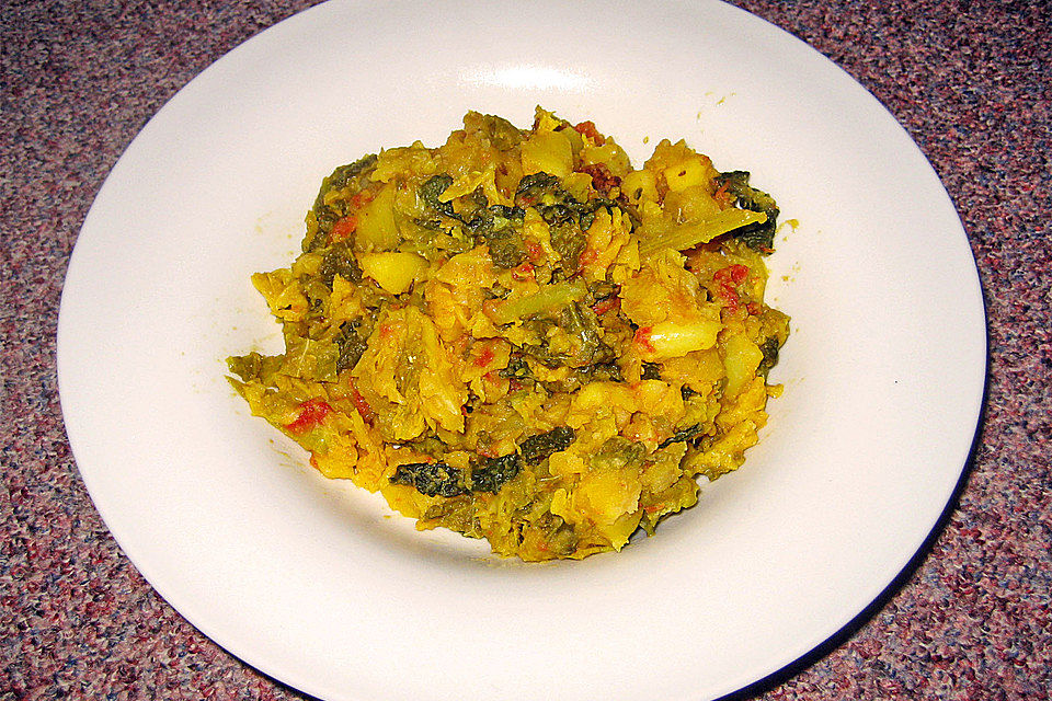 Veganes Kartoffel-Wirsing-Curry