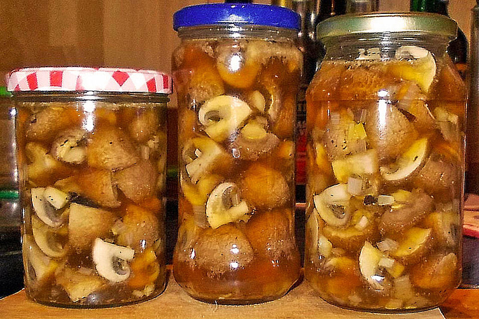 Marinierte Champignons haltbar eingelegt