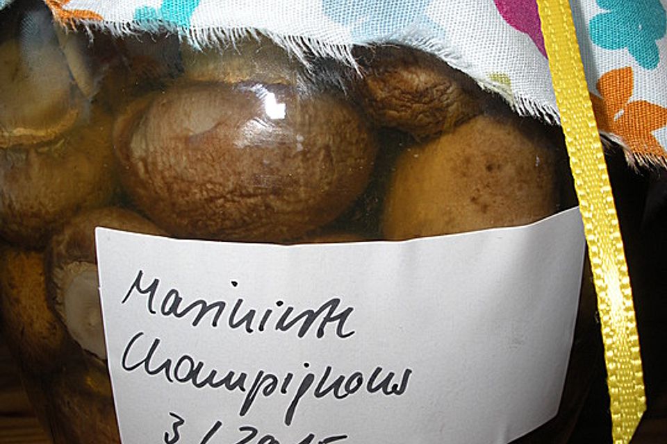 Marinierte Champignons haltbar eingelegt