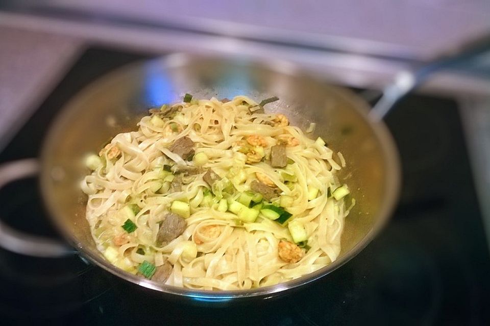 Tagliatelle mit Rind und Shrimp