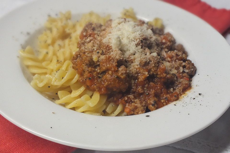 Leckere Tomaten - Hackfleischsauce mit Karotten