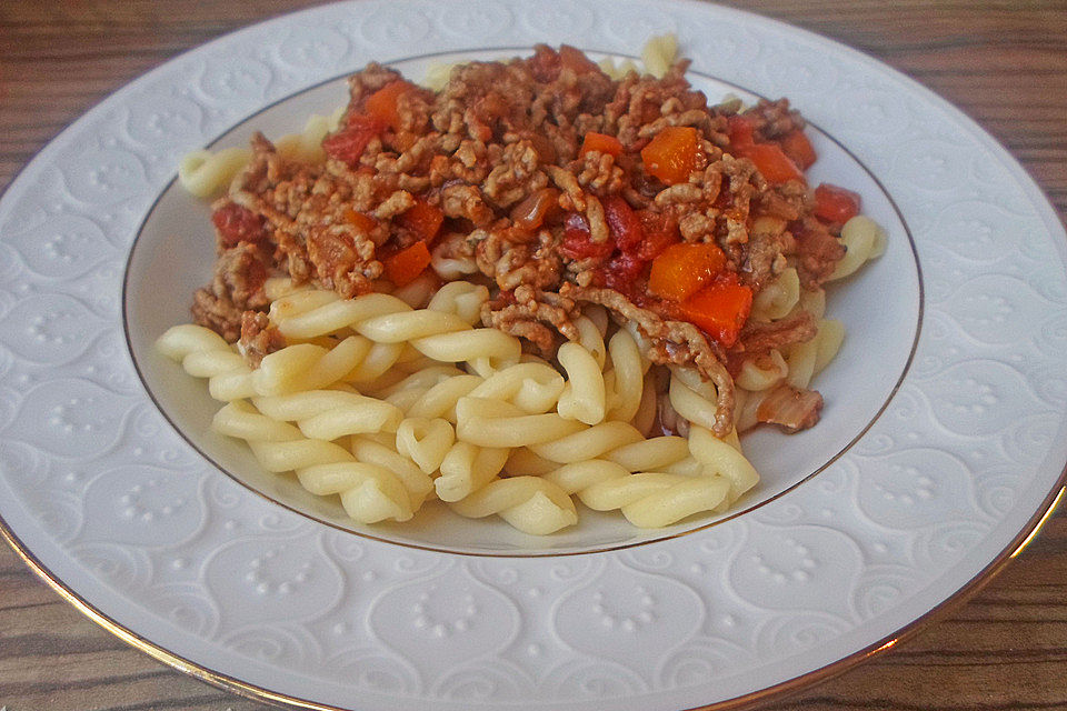 Leckere Tomaten - Hackfleischsauce mit Karotten