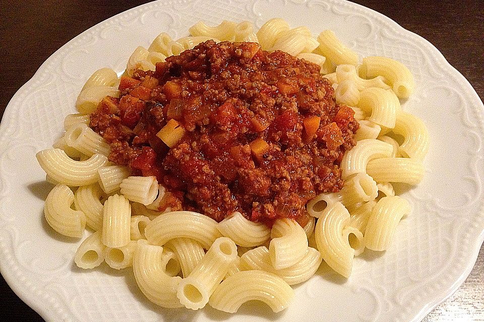 Leckere Tomaten - Hackfleischsauce mit Karotten