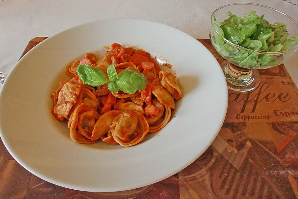 Knoblauch-Spaghetti mit Lauch und Tomate