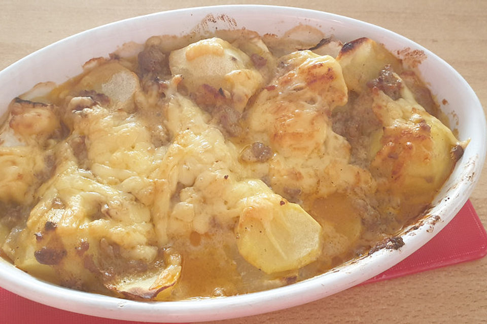 Kohlrabi-Kartoffel-Hackfleisch-Gratin