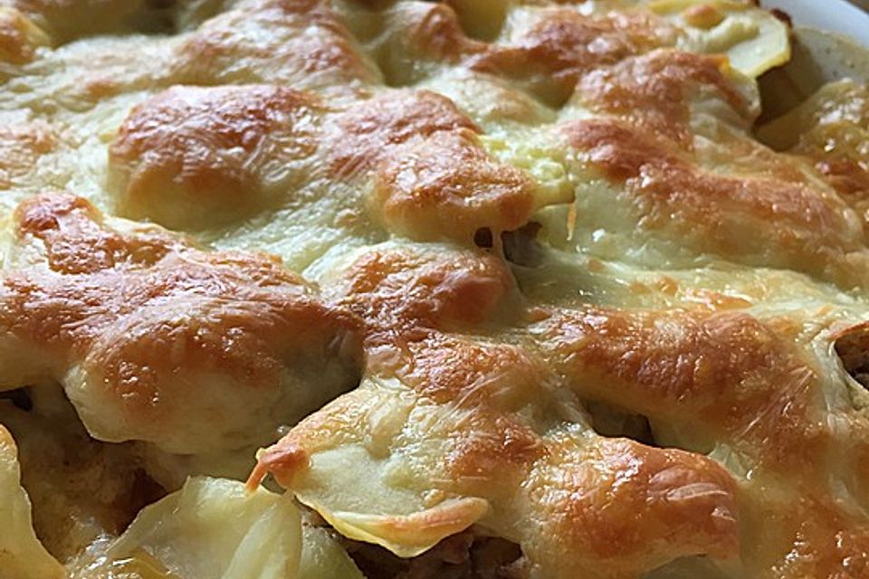 Kohlrabi-Kartoffel-Hackfleisch-Gratin