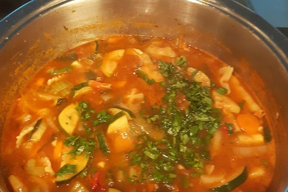 Andys fast vegetarische Minestrone