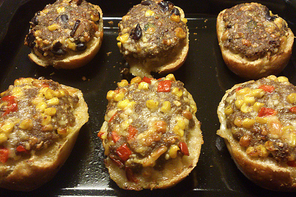 Hackfleisch-Brötchen Hackfleisch-Brötchen