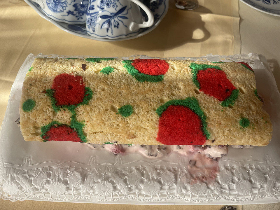 Biskuitrolle mit Erdbeer-Quark-Sahne Füllung von Christine_R| Chefkoch