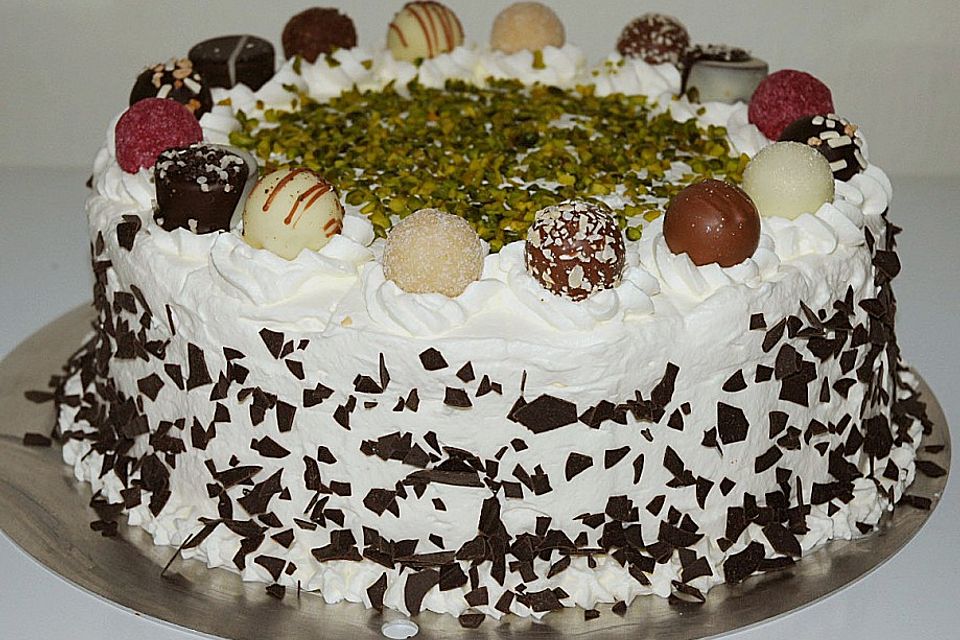 Nougat - Preiselbeer - Torte