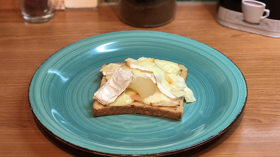 Camembert-Birnen-Toast von Safaro Camembert-Birnen-Toast von Safaro