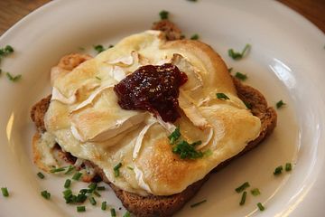 Camembert - Birnen - Toast
