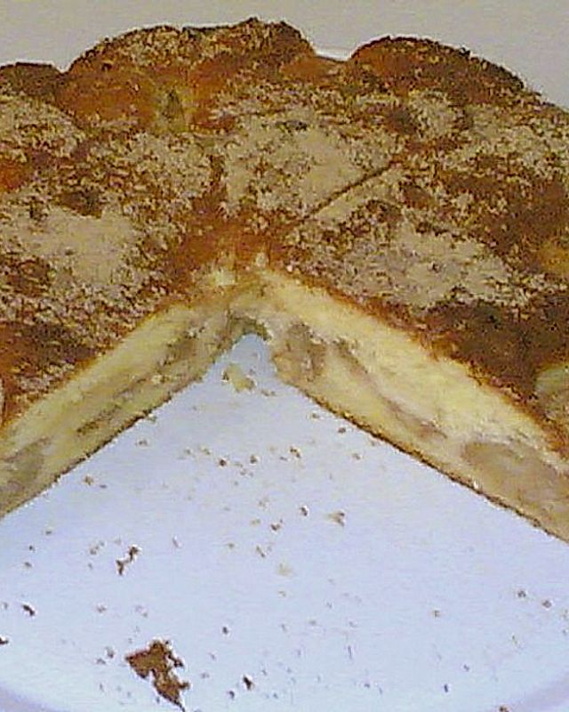 Bratapfelkuchen mit Calvados und Marzipan