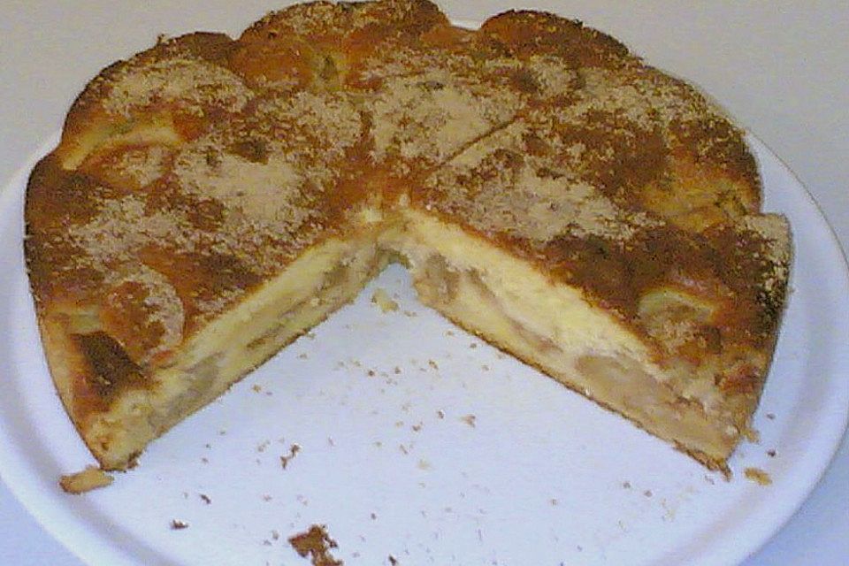 Bratapfelkuchen mit Calvados und Marzipan