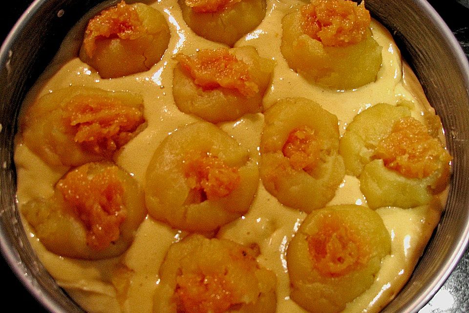 Bratapfelkuchen mit Calvados und Marzipan