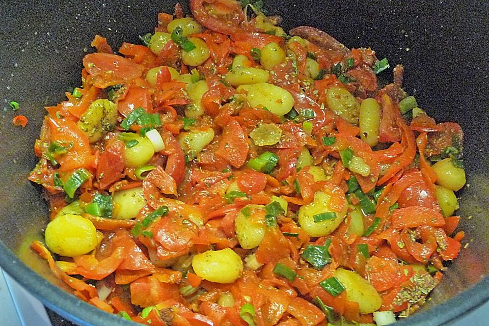 Gnocchi mit Tomaten - Paprika - Gemüse