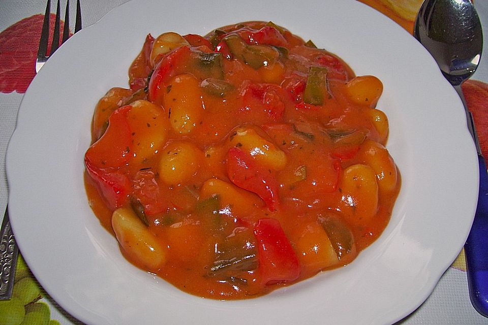 Gnocchi mit Tomaten - Paprika - Gemüse