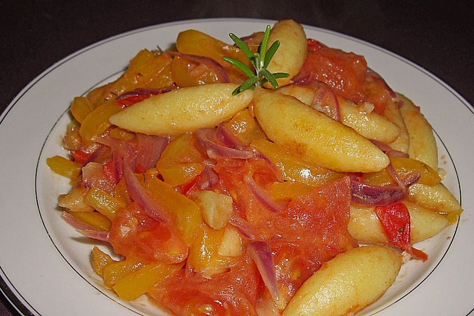 Gnocchi mit Tomaten - Paprika - Gemüse