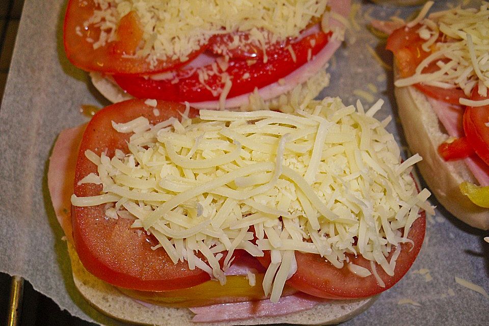 Pizza - Toastbrötchen Pizza - Toastbrötchen