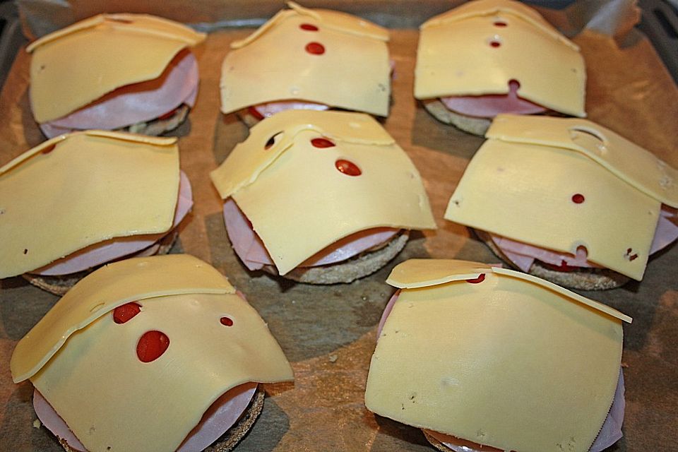 Pizza - Toastbrötchen Pizza - Toastbrötchen