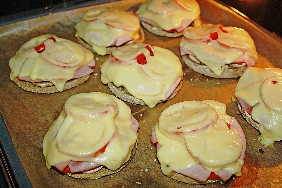 Pizza - Toastbrötchen Pizza - Toastbrötchen