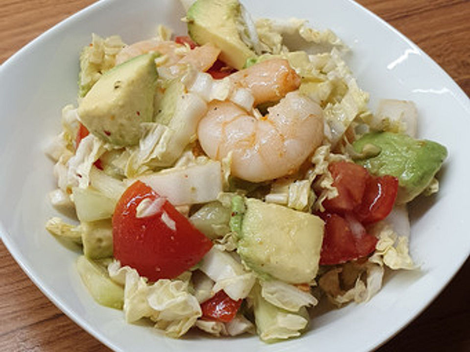 Chinakohlsalat mit Avocado und Shrimps von astuke| Chefkoch