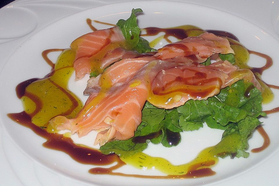 Graved Lachs mit Senfsauce