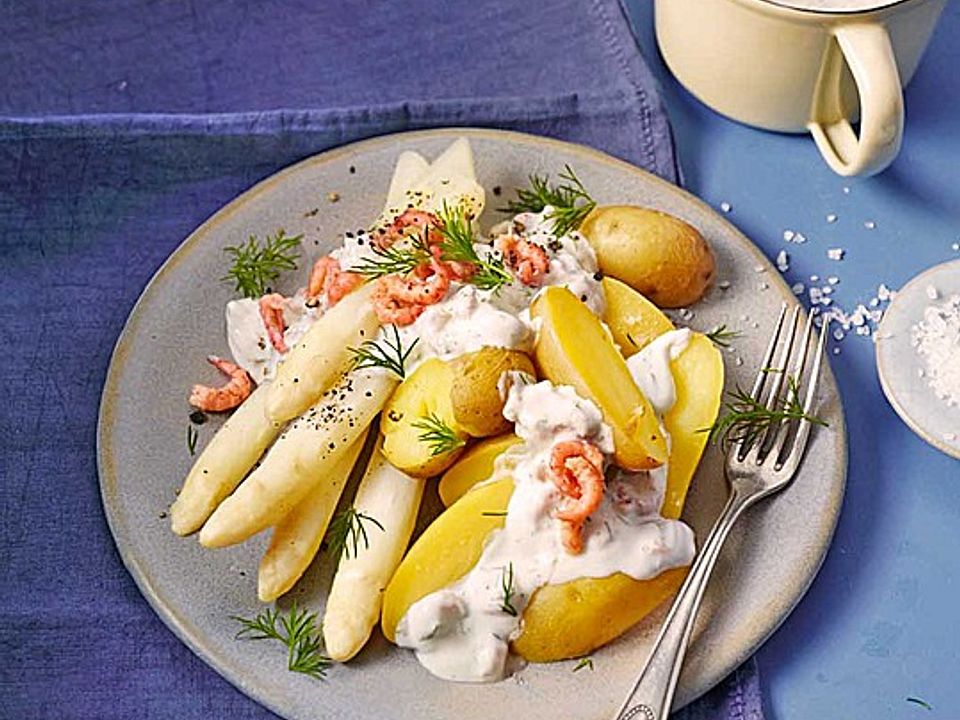 Spargel mit Nordseekrabbensauce und jungen Kartoffeln von Corela1| Chefkoch