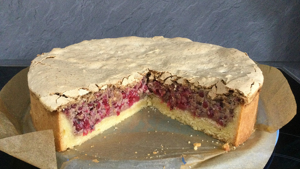 Johannisbeerkuchen mit Nuss - Baiser - Haube von Simone32