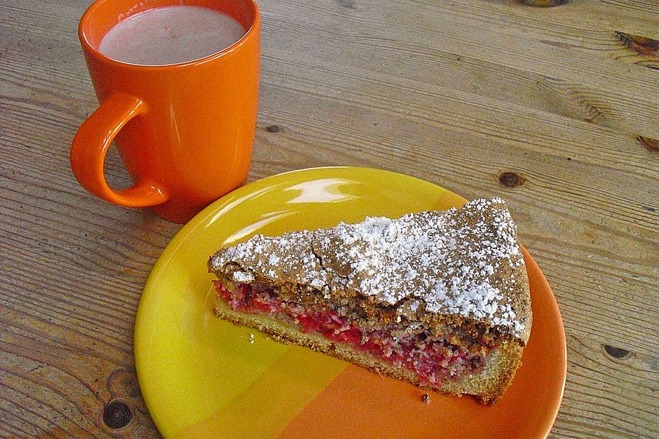 Johannisbeerkuchen mit Nuss - Baiser - Haube