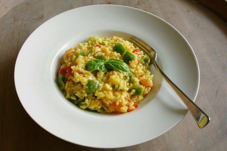 Risotto mit Paprika und Tomaten