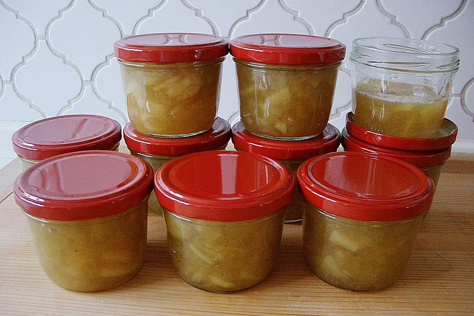 Rhabarber - Apfel - Marmelade mit weißem Rum