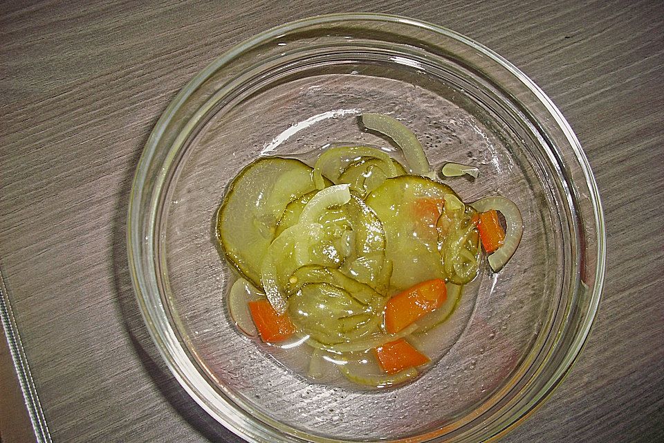 Gurkensalat rumänische Art