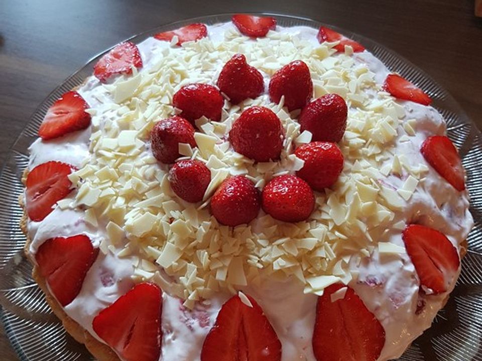 Erdbeer - Mascarpone - Biskuit - Blitz - Kuchen von Koschka7 | Chefkoch