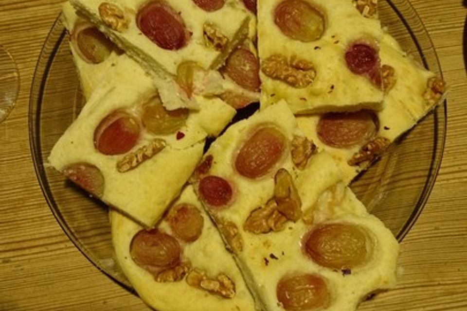 Focaccia d’uva e noci