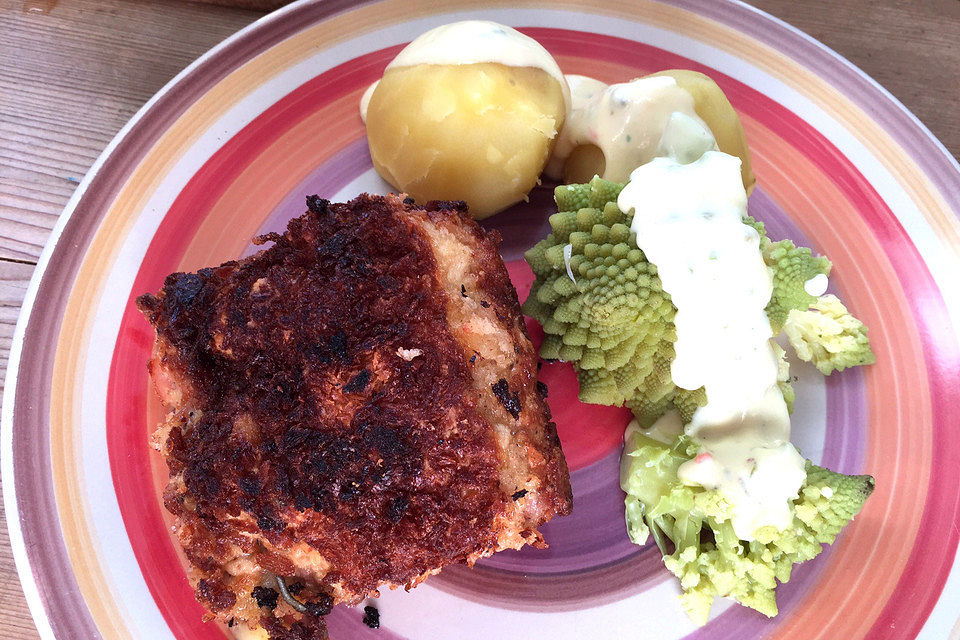 Romanesco mit cremiger Käsesauce und Salzkartoffeln