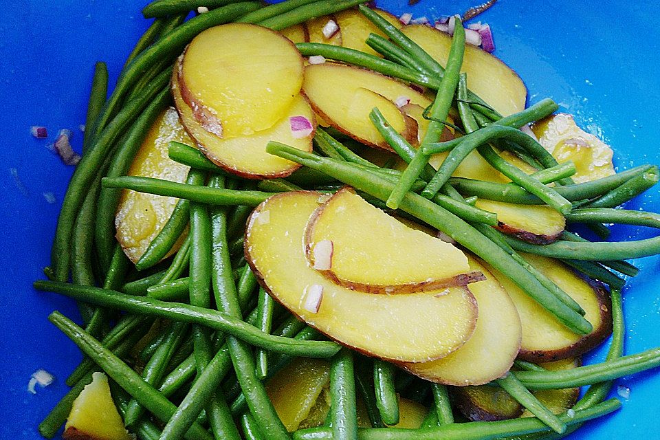 Einfach zuzubereitender Matjes - Kartoffelsalat mit grünen Bohnen