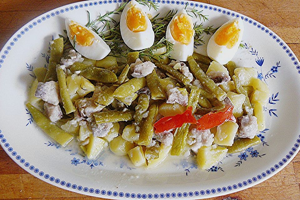 Einfach zuzubereitender Matjes - Kartoffelsalat mit grünen Bohnen