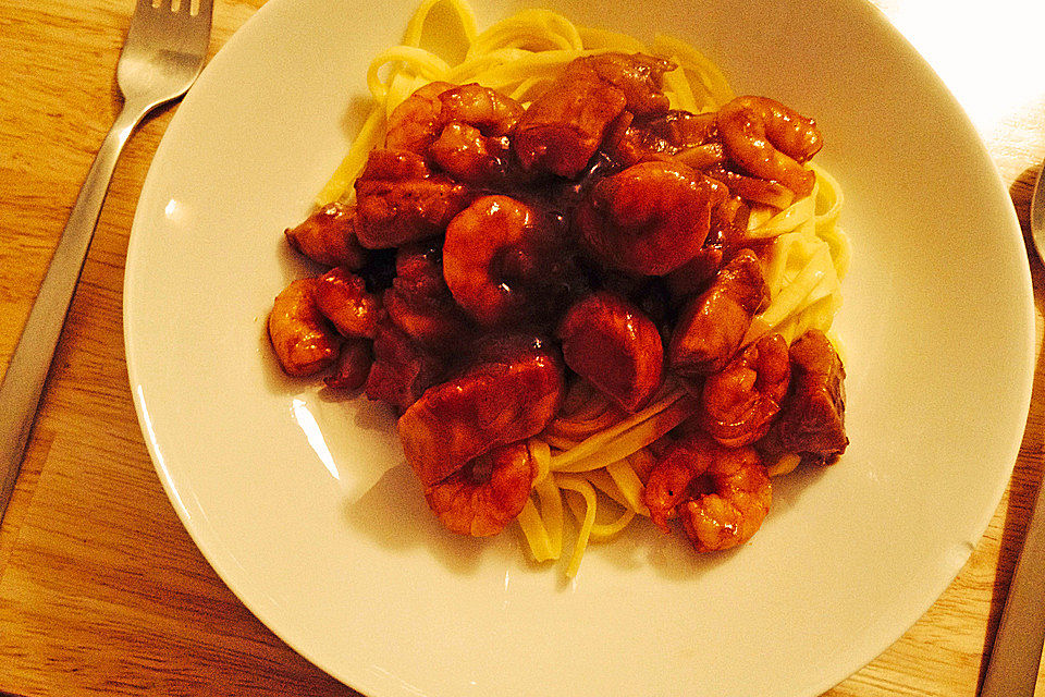 Shrimps in süßer Chilisauce mit Tagliatelle