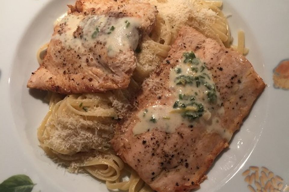 Linguine al Limone e Mentuccia - Linguine mit Zitronensauce und Minze Linguine al Limone e Mentuccia - Linguine mit Zitronensauce und Minze