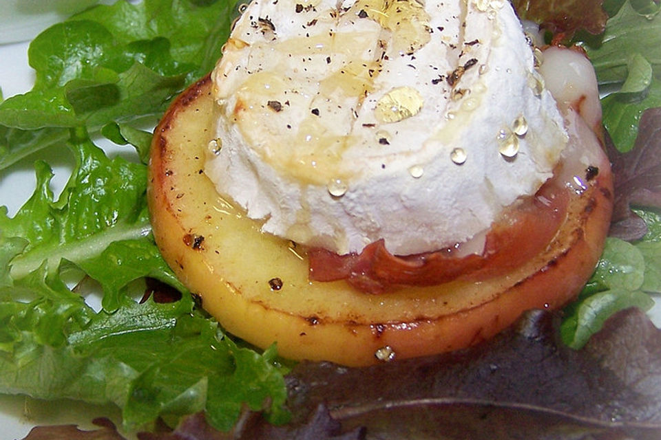 Gudruns Apfel-Speck-Ziegenkäsetürmchen mit Honig und Thymian