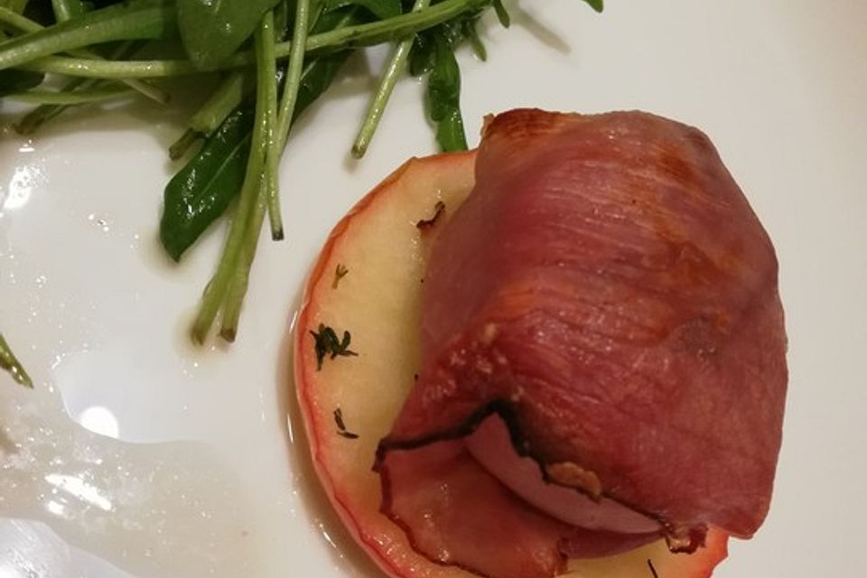 Gudruns Apfel-Speck-Ziegenkäsetürmchen mit Honig und Thymian