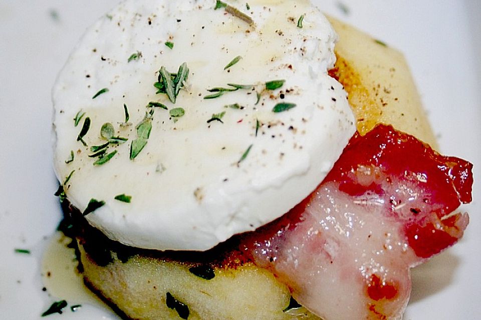 Gudruns Apfel-Speck-Ziegenkäsetürmchen mit Honig und Thymian